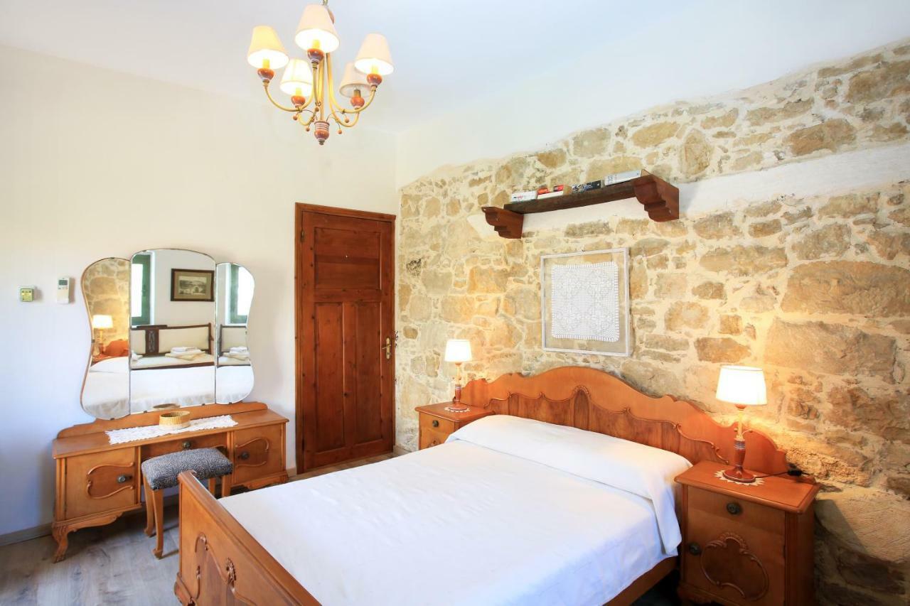 Villa Pasiphae กามิลารี ภายนอก รูปภาพ
